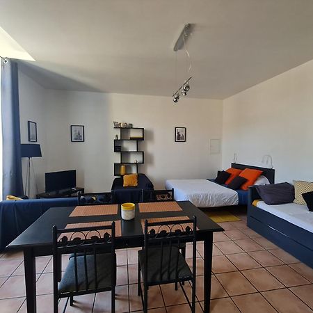 Le Prieure - Studios Jusqu'A 4 Personnes Villeneuve-lès-Béziers Exterior foto