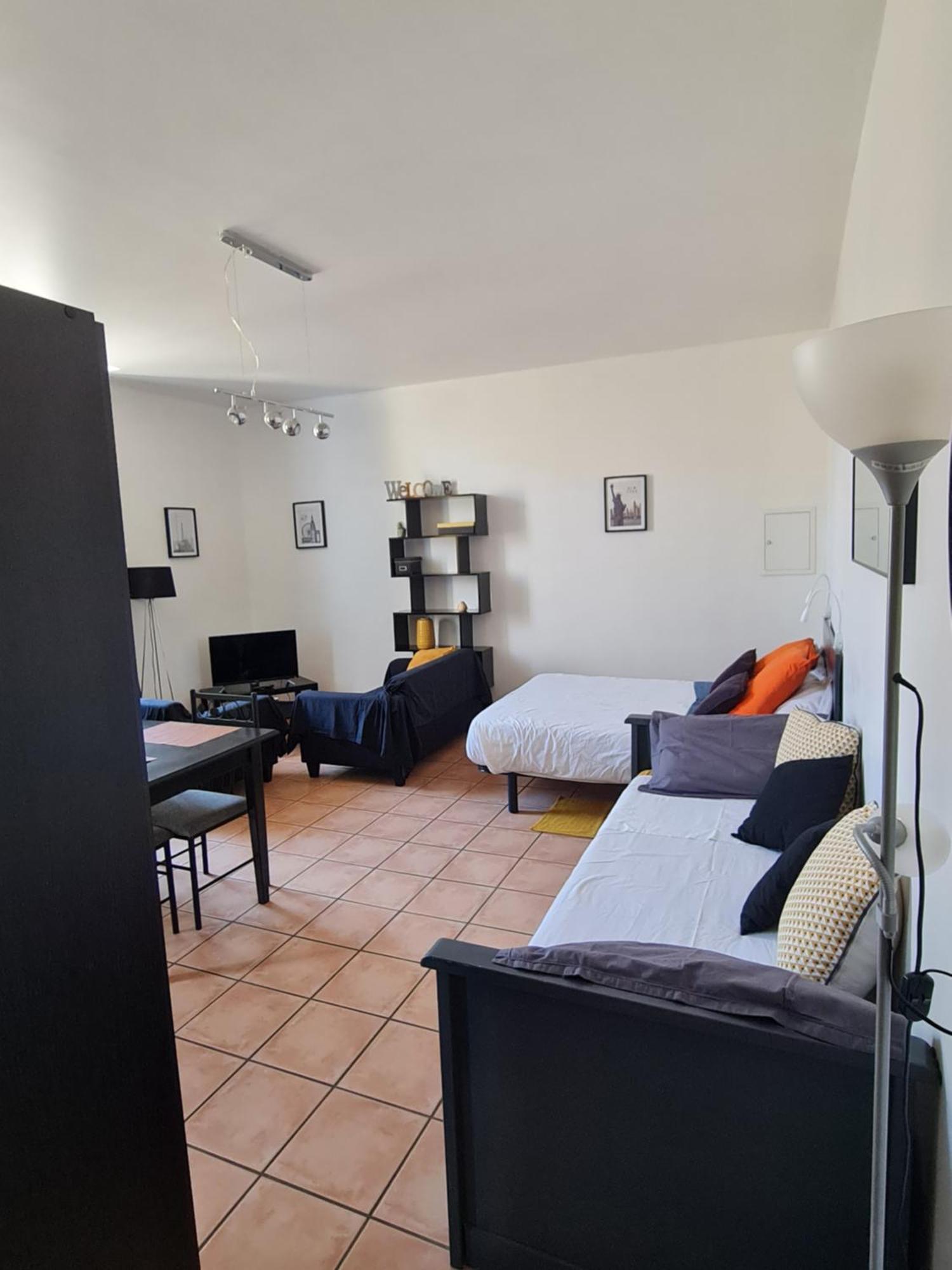 Le Prieure - Studios Jusqu'A 4 Personnes Villeneuve-lès-Béziers Exterior foto