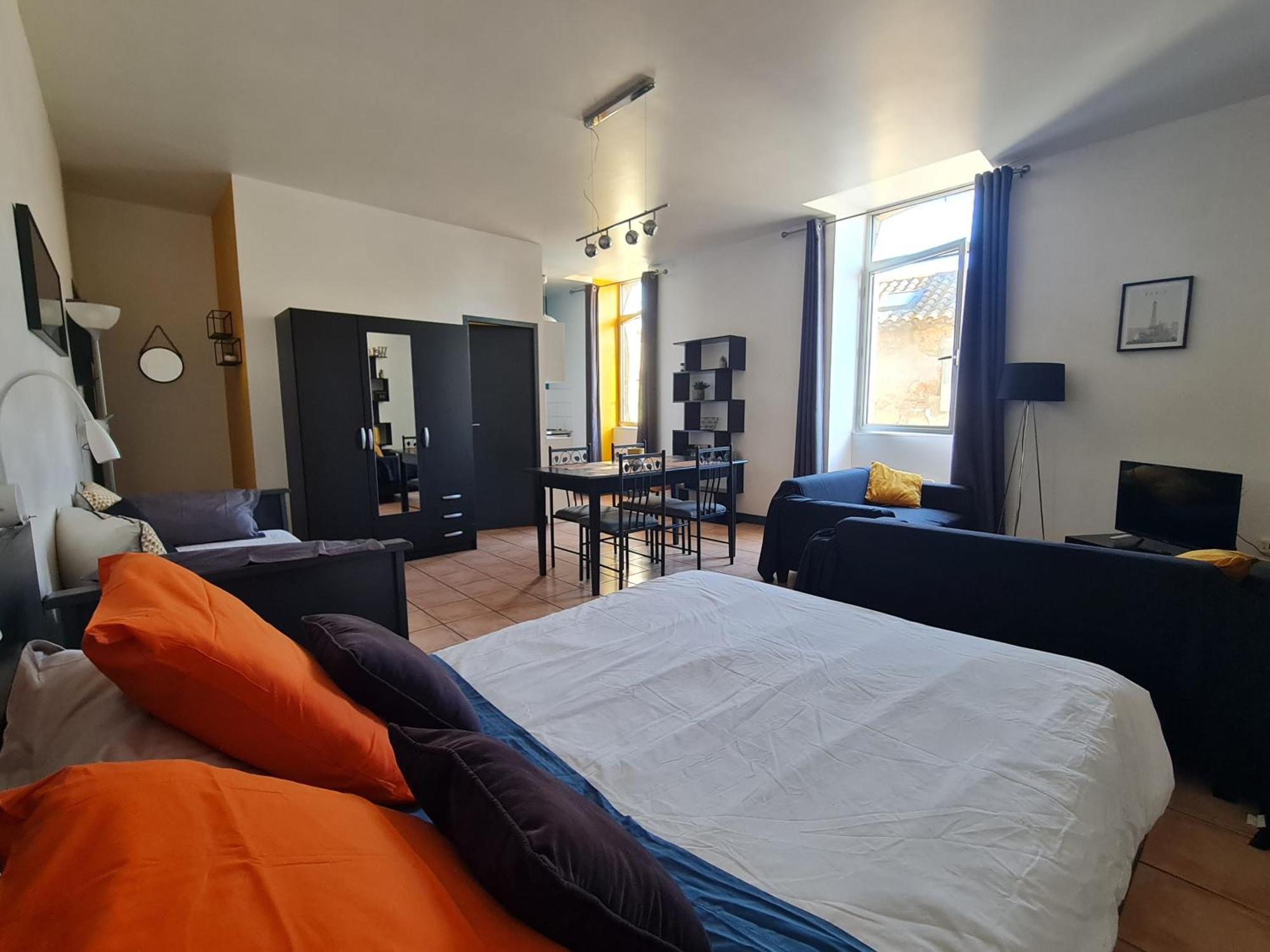 Le Prieure - Studios Jusqu'A 4 Personnes Villeneuve-lès-Béziers Exterior foto